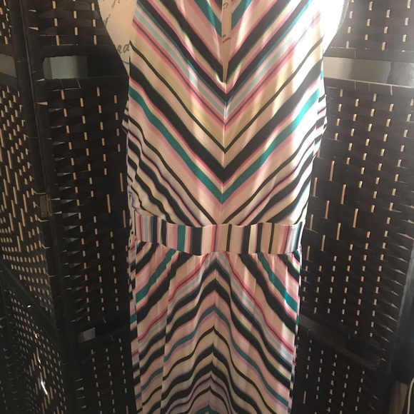 Roz & Ali Maxi Dress 🏖 - Picture 6 of 12